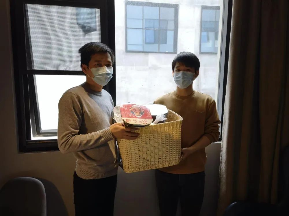 同心协力 “疫”起守沪 | 国通星驿为在沪员工送去暖心抗疫大礼包(图21) 同心协力 “疫”起守沪 | 国通星驿为在沪员工送去暖心抗疫大礼包(图21)